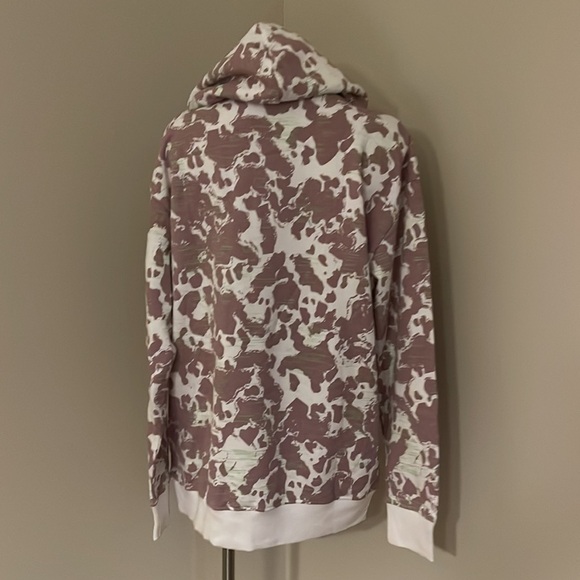 (NWOT) Gymshark Camo Graphic Oversized White/ Purple Hoodie, Medium - Picture 10 of 15